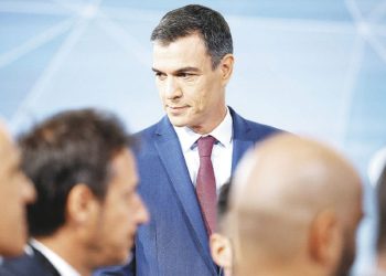 Sánchez lucha por capitalizar la recuperación de la economía a una semana de las elecciones