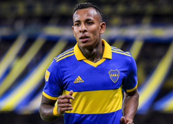 Sebastián Villa regresó al país y volverá a entrenarse en Boca