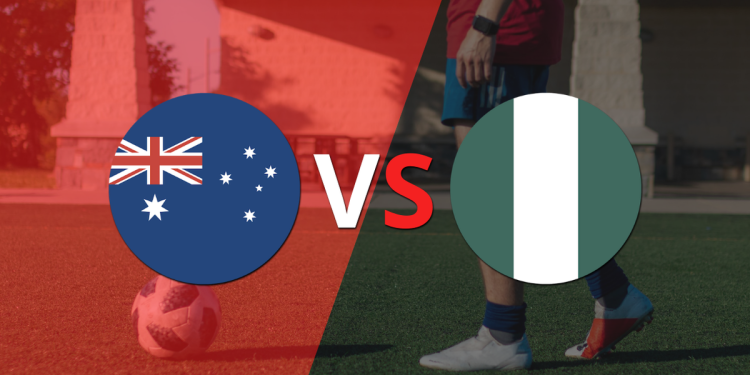 Ya rueda el balón entre Australia y Nigeria en el estadio Suncorp Stadium