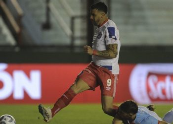 Ávalos marcó el gol más rápido del siglo, pero a Argentinos no le acanzó