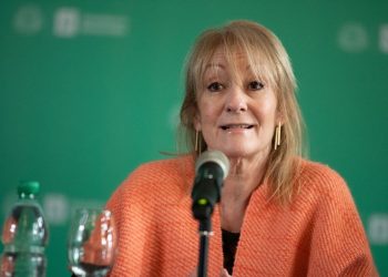 Carolina Cosse dijo que Lacalle Pou debería estar preocupado en “devolver 2 puntos de IVA”