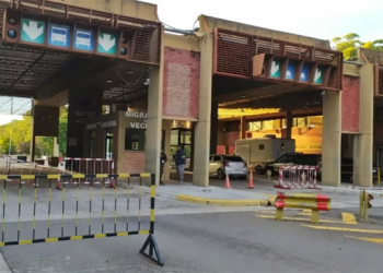 Cayeron las ventas en el 70% de los comercios de Salto por la diferencia cambiaria con Argentina