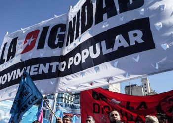 Con una olla popular, organizaciones protestaron frente al Ministerio de Desarrollo