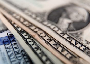 Economía denunciará a proveedores de la CABA por manipular el dólar blue