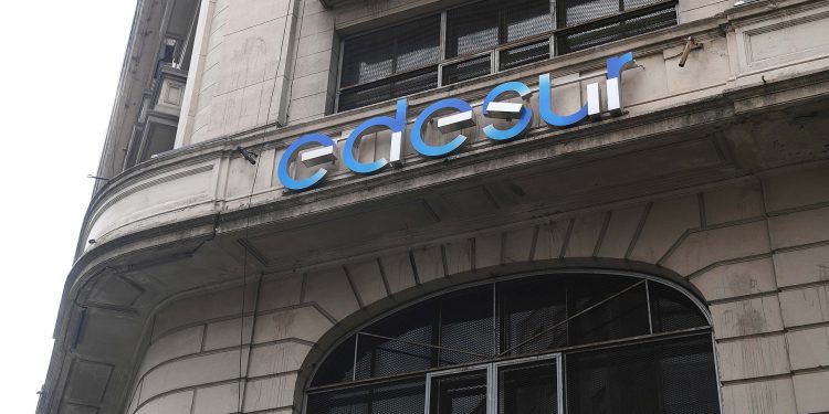 Edesur deberá resarcir con más de 80 mil pesos a usuarios por errores de facturación