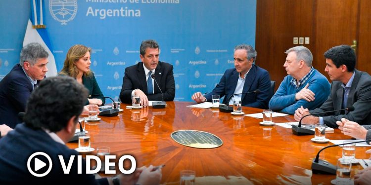 El Gobierno congeló el precio de los combustibles hasta el 31 de octubre