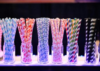 El lado oscuro de las pajitas de papel: ¿contienen sustancias nocivas para la salud y el ambiente?