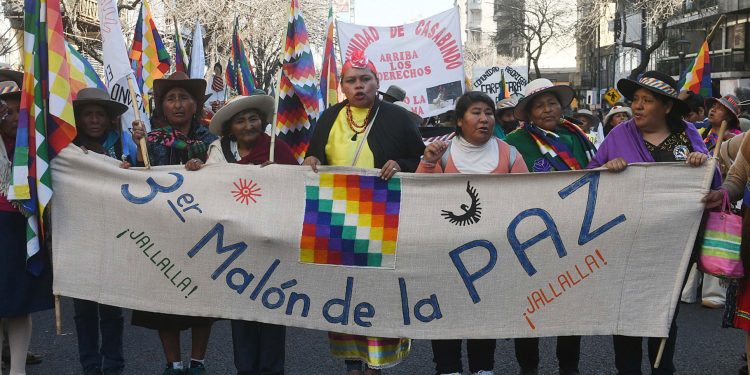 El “Malón de la Paz” contra la reforma constitucional de Morales llegó al Obelisco
