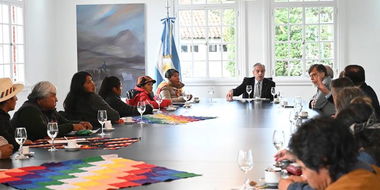 El Presidente recibió a una delegación del Tercer Malón de la Paz de Jujuy