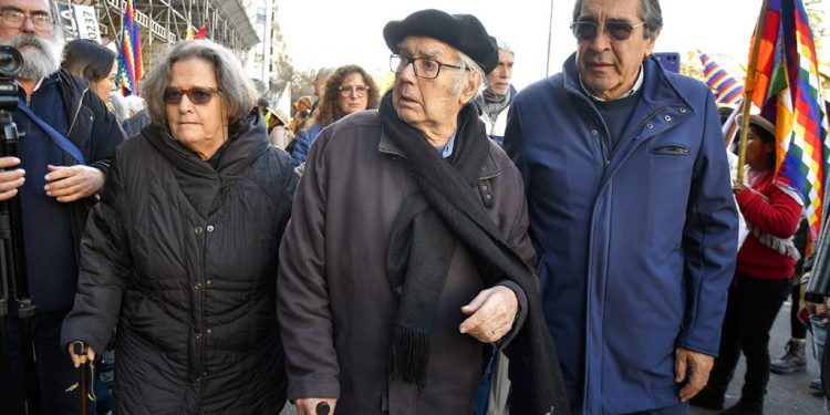 El Tercer Malón por la Paz, sin carpas ni baños, cumplió una semana de acampe esperando que la Corte los reciba