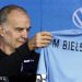 Estalló la primera polémica de Marcelo Bielsa en Uruguay