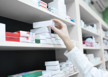 Farmacias alertan por el tráfico millonario de medicamentos desde Argentina