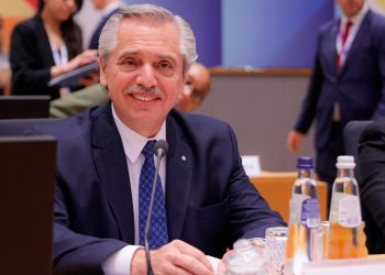 Fernández inaugura la capacitación Crecer con Derechos y recibe al abuelo de Lucio Dupuy