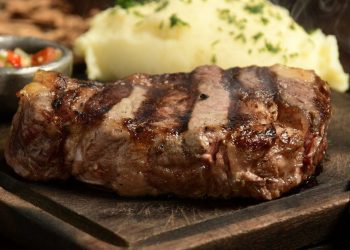 Fue a una parrilla, pidió 7 cortes de carne y el precio final sorprendió a todos