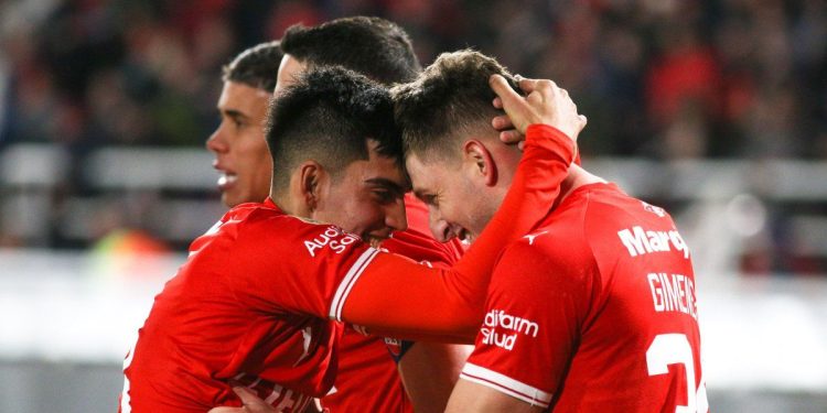 Independiente se revitalizó de la mano de Carlos Tevez