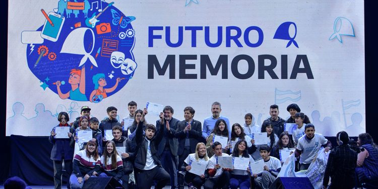 Kicillof se focaliza en los distritos adversos y el interior de Buenos Aires