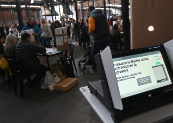 La empresa proveedora del voto electrónico se defiende y dice que el sistema “no falló”