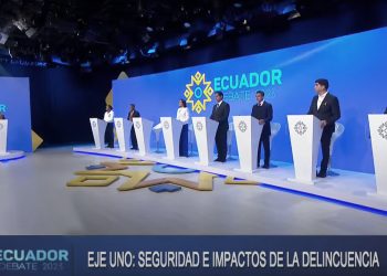 Los candidatos presidenciales de Ecuador debatieron sobre inseguridad y combustibles