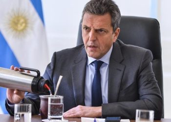 Massa anunció compensaciones para los comerciantes saqueados y reveló el diálogo de Milei con el FMI