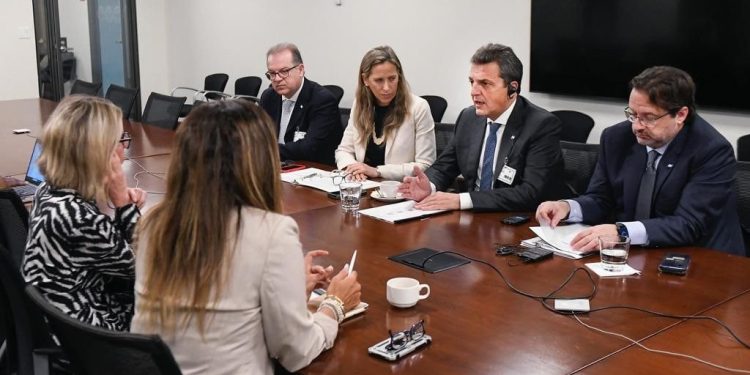 Massa anunció fondos extra por 1.385 millones de dólares y prepara las nuevas medidas económicas