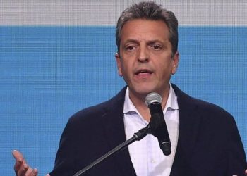 Massa convocó a radicales y peronistas del PRO y propuso un gobierno de unidad