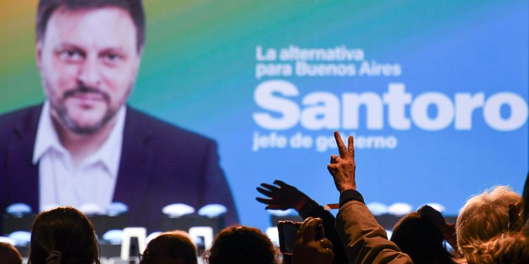 Massa pidió a la militancia que Santoro sea el “candidato más votado” en CABA