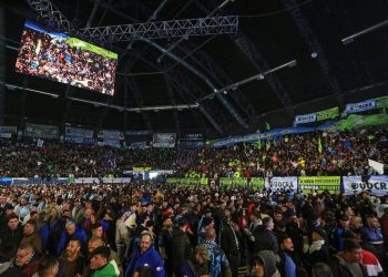 Massa prometió «suma fija» para los salarios más bajos en la CGT y en Rosario «un plan con Gendarmería»