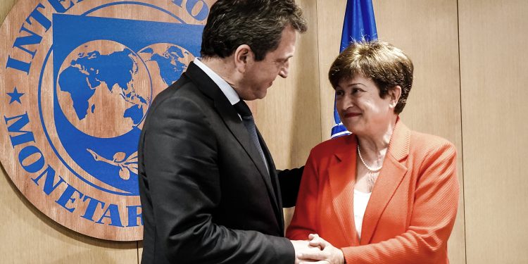 Massa viajará a EEUU para negociar desembolsos y asistir a la votación del FMI