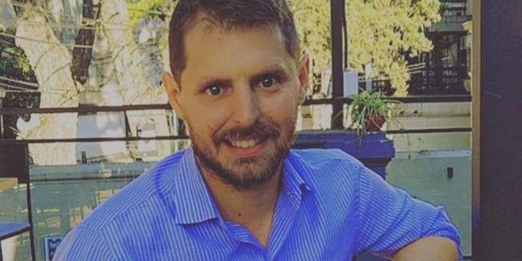 Matan de una puñalada a ingeniero para robarle el celular en Palermo: «No me quiero morir»