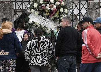 Mientras se espera la indagatoria de los detenidos, despiden los restos de Morena