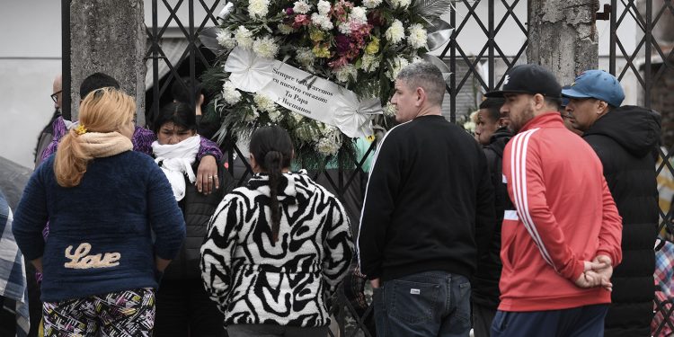 Mientras se espera la indagatoria de los detenidos, despiden los restos de Morena