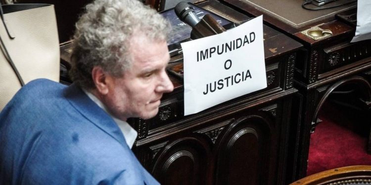 Milman entregó su celular a la Justicia pero se opuso a que lo revisen