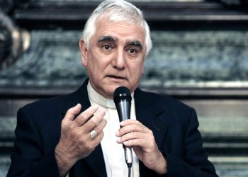 Monseñor Lozano pidió a “ponerse en los pies descalzos de los niños pobres”