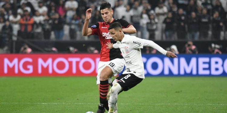 Newell’s recibe a Corinthians obligado a ganar: horario, TV y formaciones