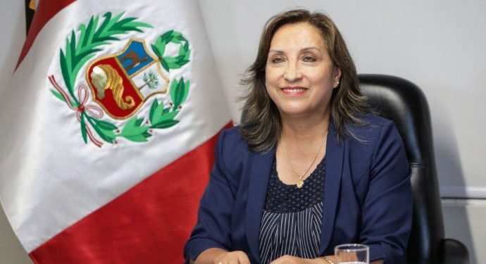 Perú: advierten que la presidenta Boluarte podría fugarse a Brasil