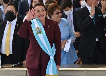 Presidenta hondureña convoca protesta para pedir al Congreso que nombre un fiscal general