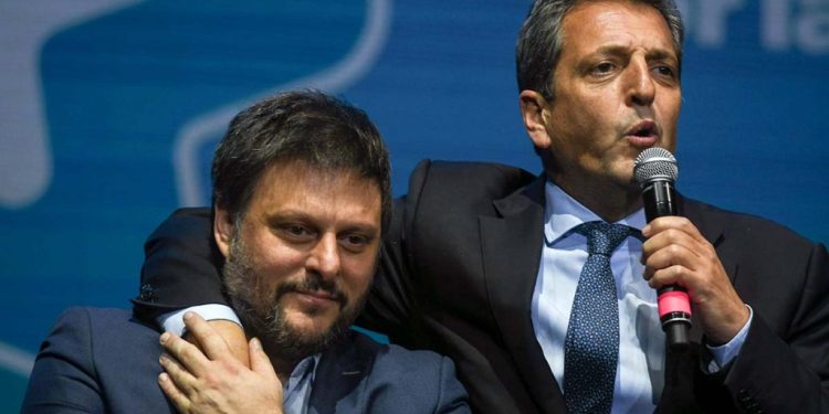 Santoro cerró su campaña con Massa, recordó a Néstor y dijo que terminará «con los negociados» del macrismo