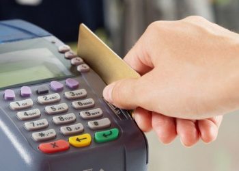 Senado dictaminó el proyecto para que los consumidores no se separen de sus tarjetas al comprar