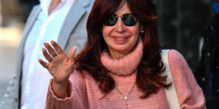 “Si lo trajiste vos, papi…”: Cristina cruzó a Macri por sus dichos sobre el FMI