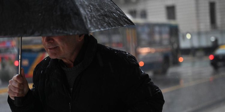 Temporal: hay fuertes inundaciones en La Plata y zonas del noreste bonaerense