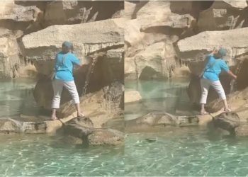 Trepó la Fontana di Trevi, cargó agua en su botella y se llevó una sorpresa inesperada