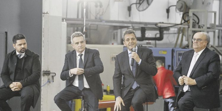 UP: Massa desplegó agenda de seguridad en Santa Fe con Perotti