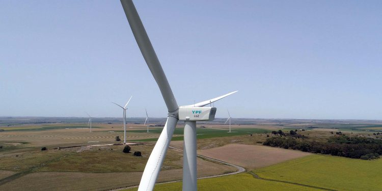 YPF Luz destacó que genera el 9% de la energía eléctrica del país al cumplir 10 años