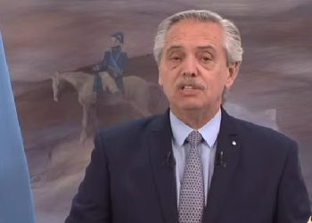 Alberto Fernández volvió a cruzar a Milei por el negacionismo y el cambio climático