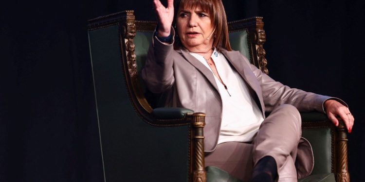 Bullrich arremetió contra los docentes y advirtió: “Si hacen paro, llamaremos a los jubilados”