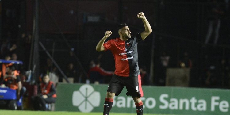 Colón ganó el partido que tenía que ganar para dejar el descenso