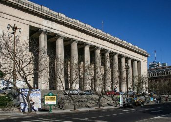 Con el objetivo de «modernizar» los planes de estudios, la UBA acortó un año y medio la carrera de Medicina