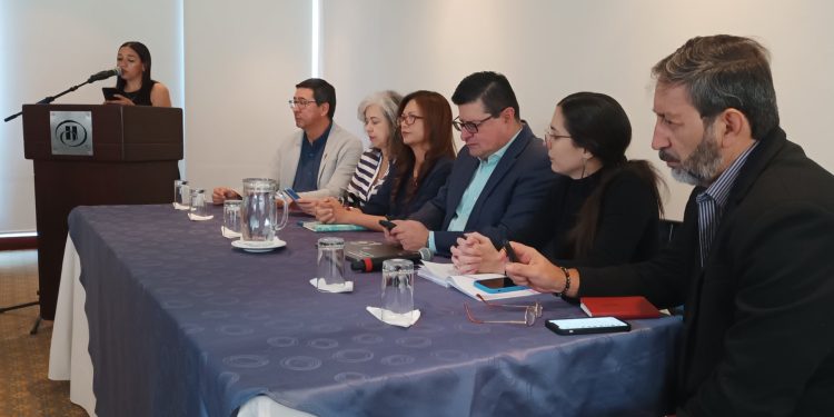 Denuncian que las amenazas de muerte a periodistas se duplicaron este año en Ecuador