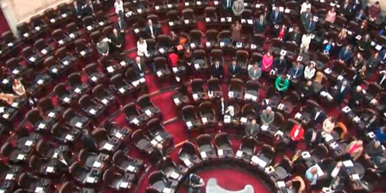 Diputados debaten la reforma del Impuesto a las Ganancias que presentó Massa