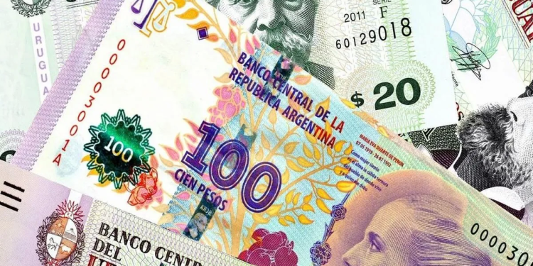 Dólar blue, MEP o Prex, ¿cuál les conviene a los uruguayos que viajen a Argentina?